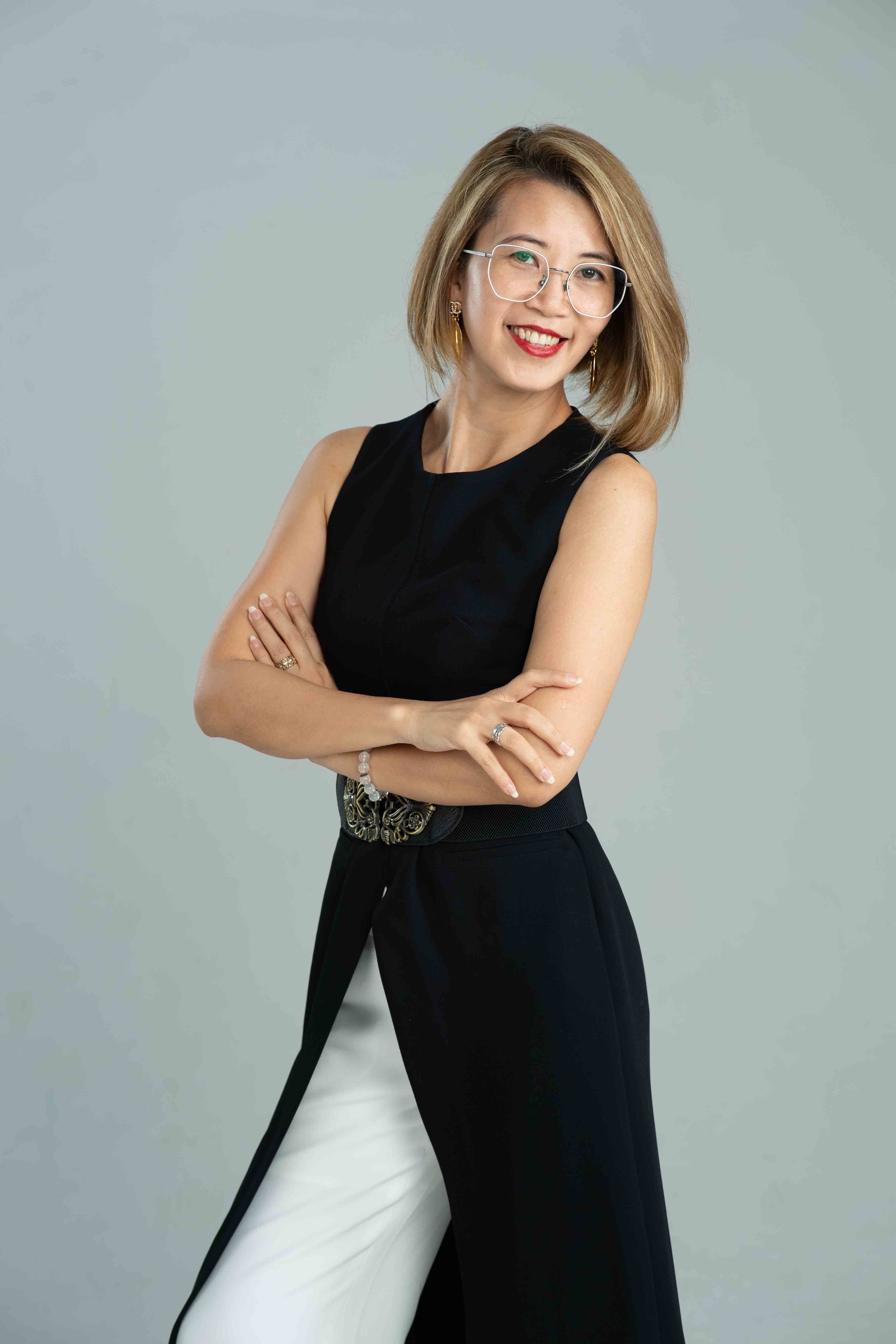 Ngọc Thủy (Jenny) — CEO Nam Dũng Medical